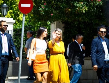 Τα tweets της υφυπουργού Παπακώστα για τον Τσίπρα πριν βρεθεί στην κυβέρνησή του (φώτο)